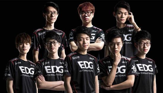 向全世界展 向全世界展