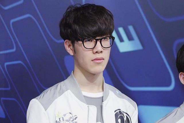 她在比赛中 她在比赛中