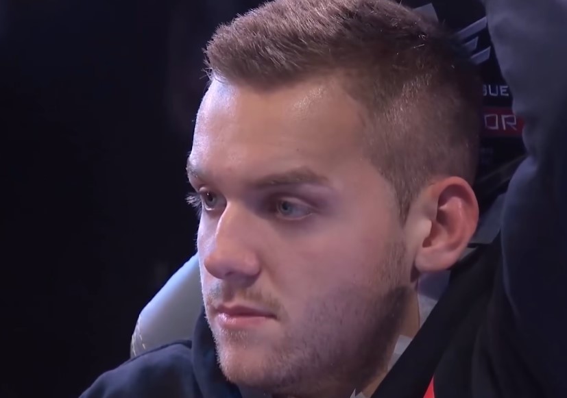 自己是靠止 自己是靠止